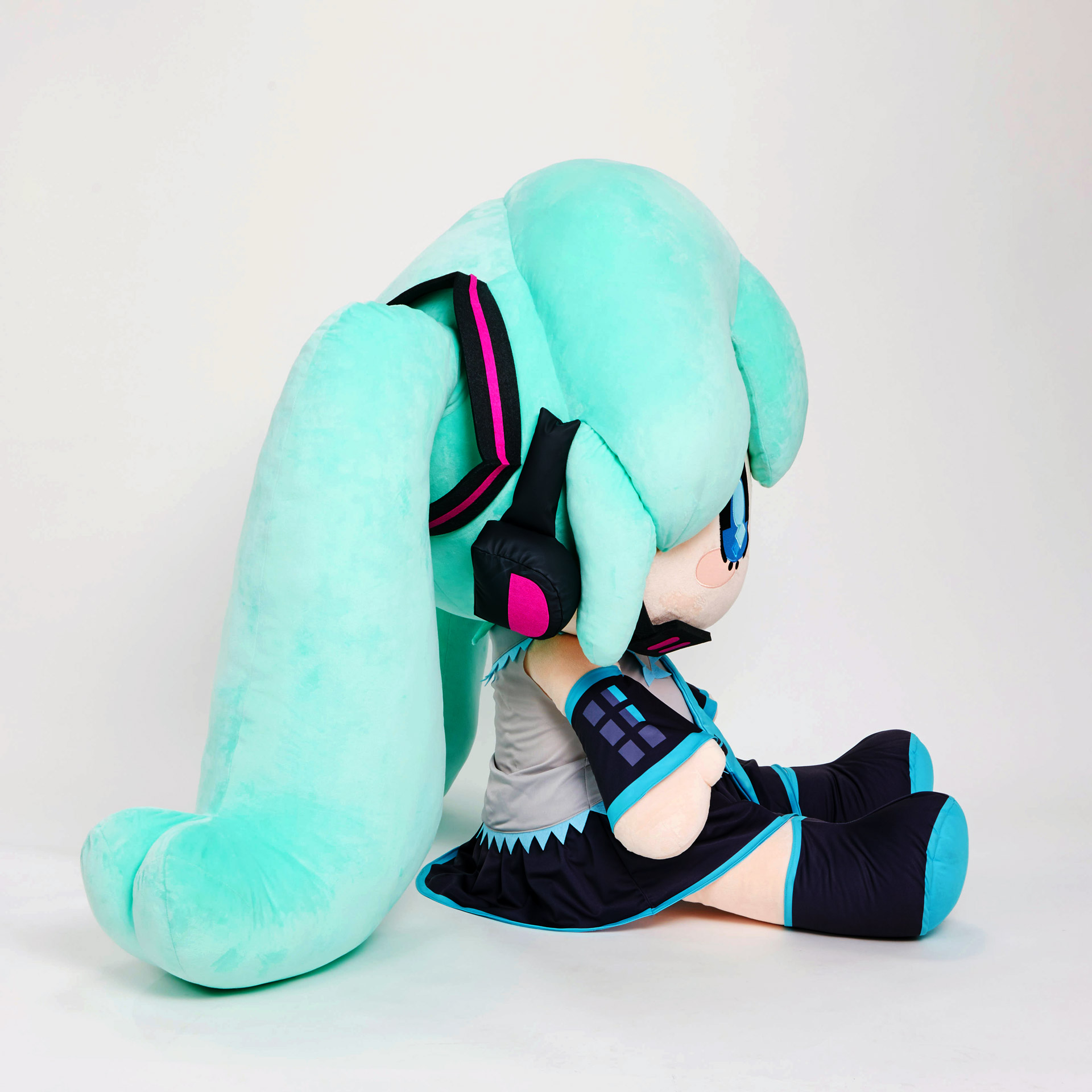 初音ミク 超特大ぬいぐるみ【日本国内100体限定】