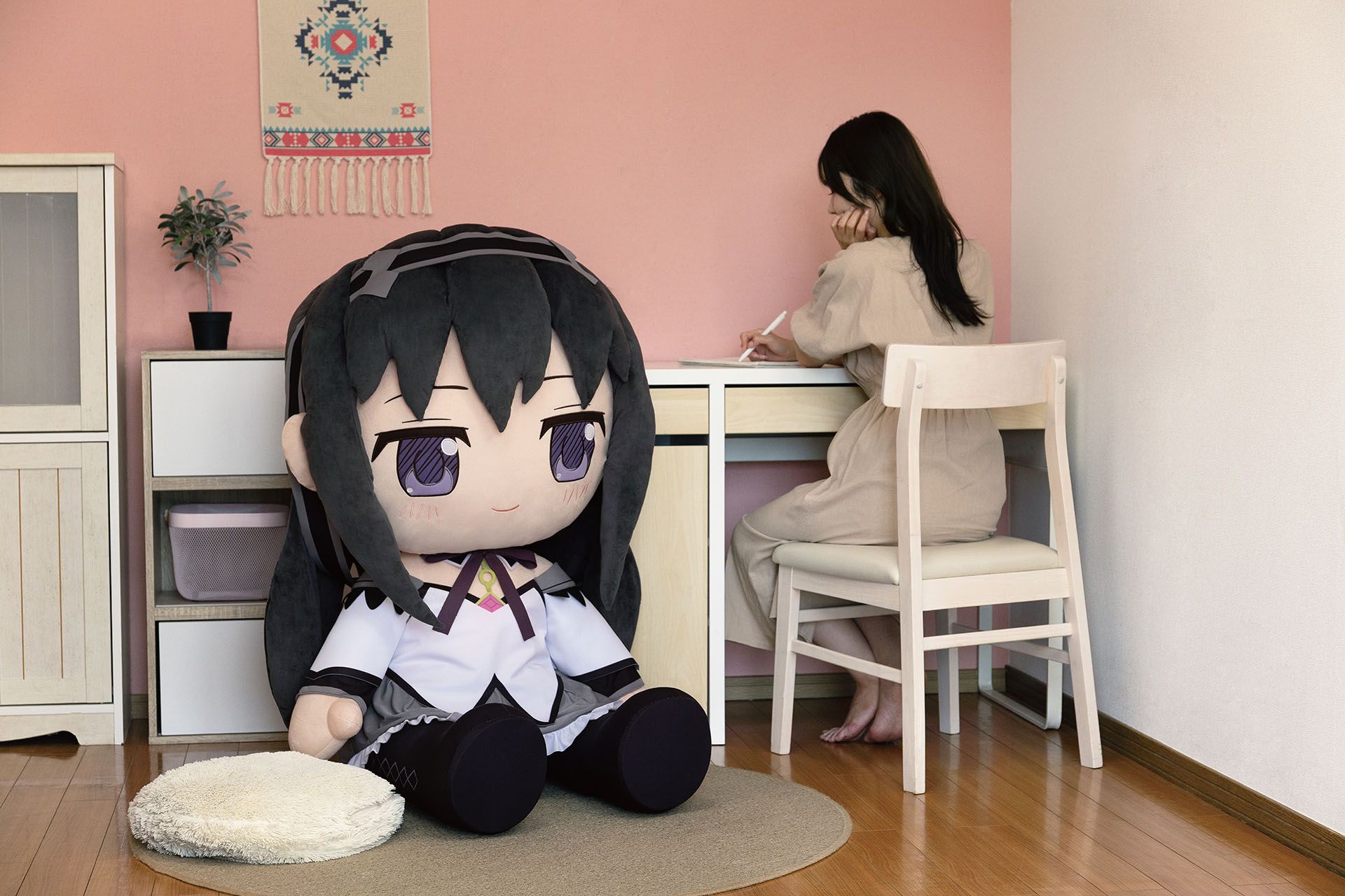 どきゅーと　劇場版 魔法少女まどか☆マギカ〈ワルプルギスの廻天〉　超特大ぬいぐるみ　暁美ほむら