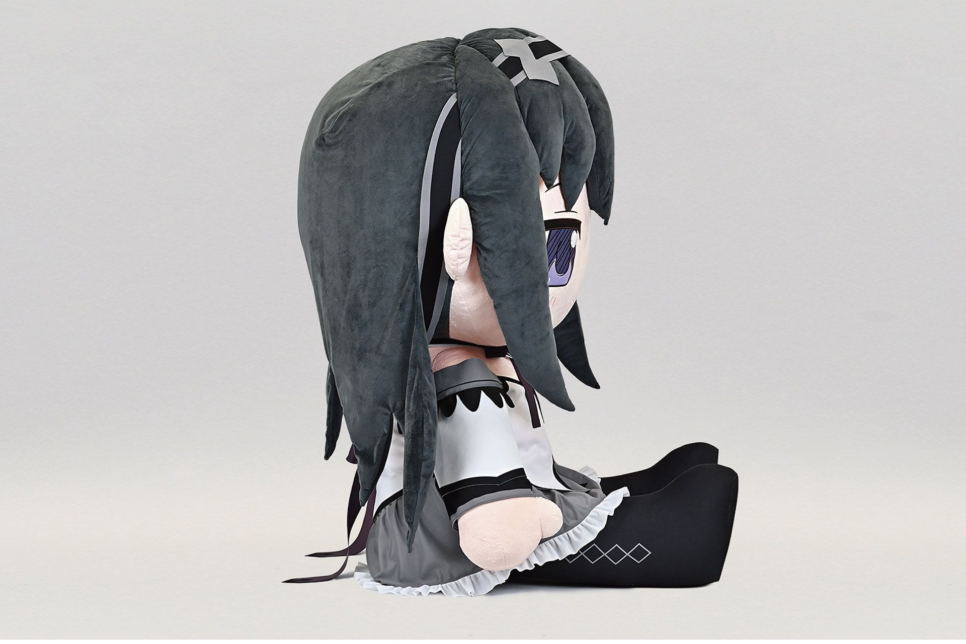 どきゅーと　劇場版 魔法少女まどか☆マギカ〈ワルプルギスの廻天〉　超特大ぬいぐるみ　暁美ほむら