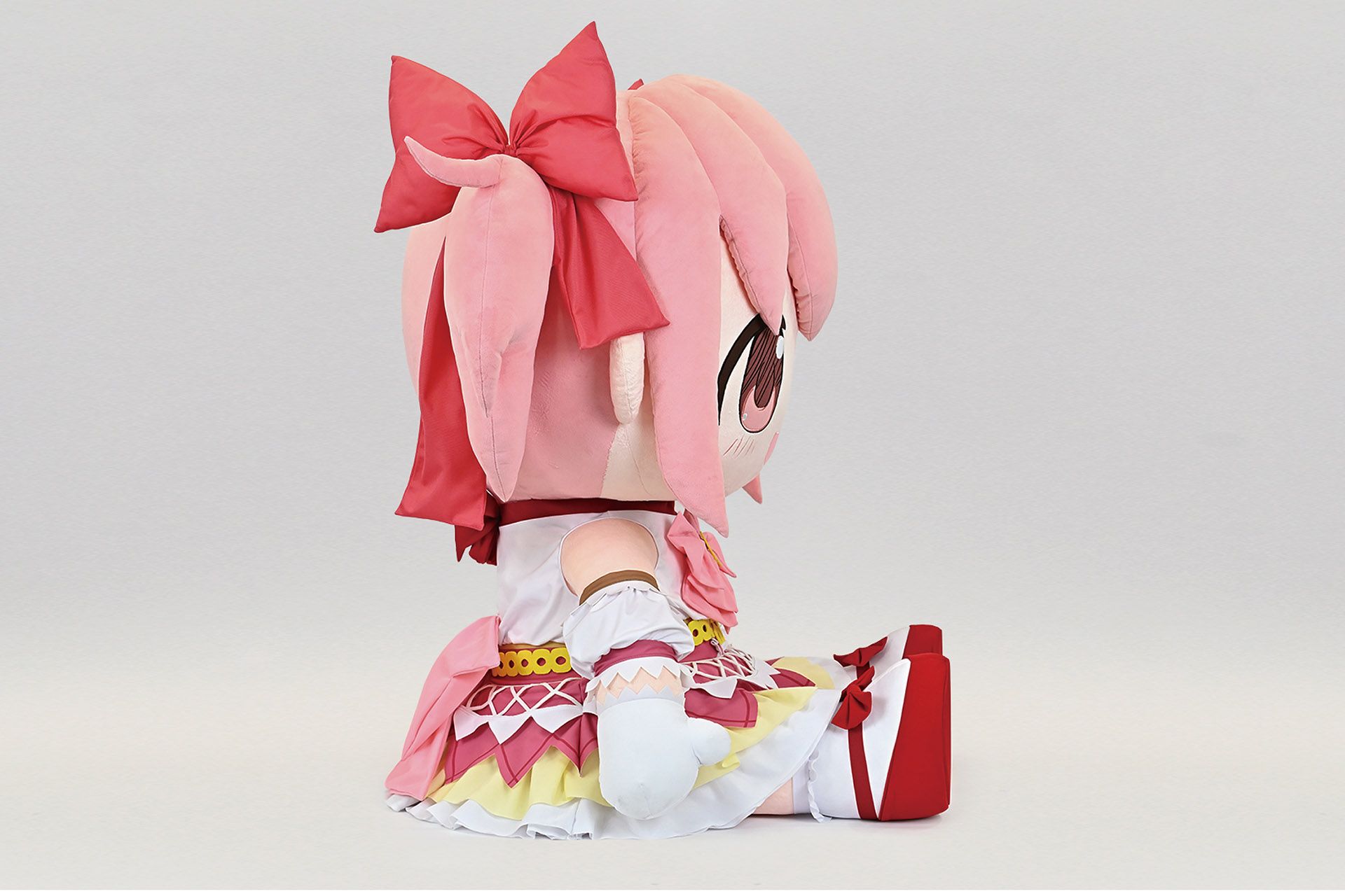どきゅーと　劇場版 魔法少女まどか☆マギカ〈ワルプルギスの廻天〉　超特大ぬいぐるみ　鹿目まどか