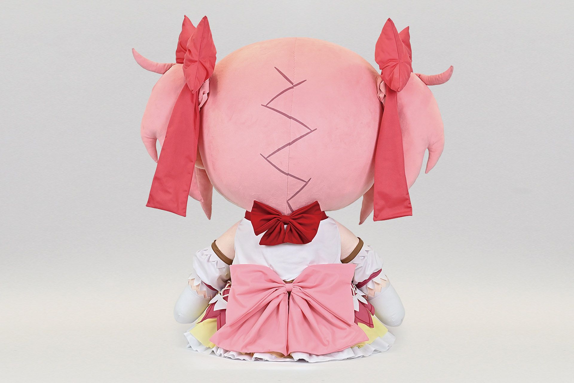 どきゅーと　劇場版 魔法少女まどか☆マギカ〈ワルプルギスの廻天〉　超特大ぬいぐるみ　鹿目まどか