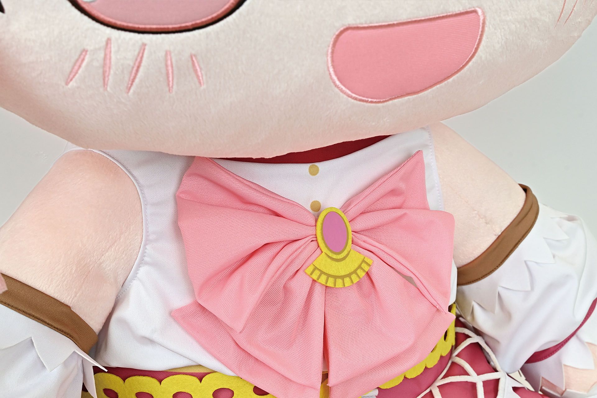 どきゅーと　劇場版 魔法少女まどか☆マギカ〈ワルプルギスの廻天〉　超特大ぬいぐるみ　鹿目まどか